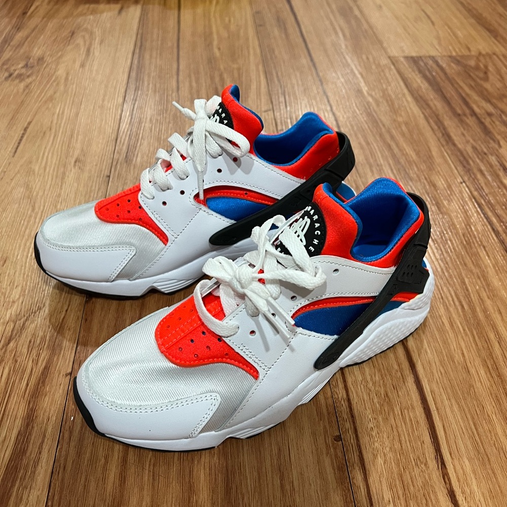 Women’s Nike Air Huarache - new without tags. Never worn - Picture 2 of 12